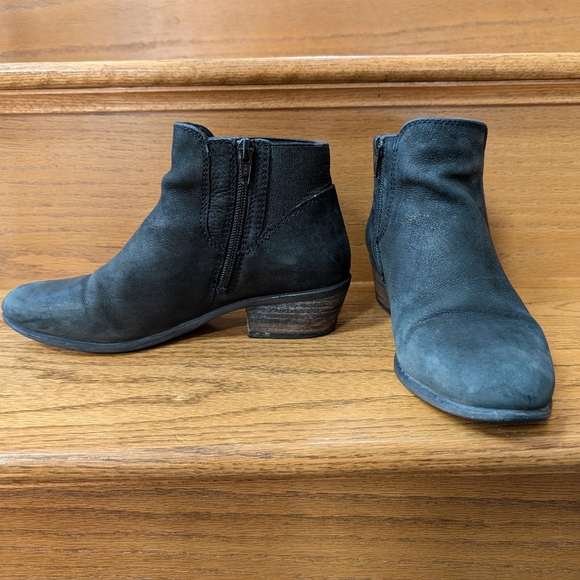 Steve Madden 7.5 black booties - Picture 3 of 5